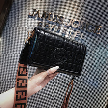 Load image into Gallery viewer, 2020 New Bag Fashion Shoulder Bag Women's Handbag Wallet Casual Shoulder Bag Bag
